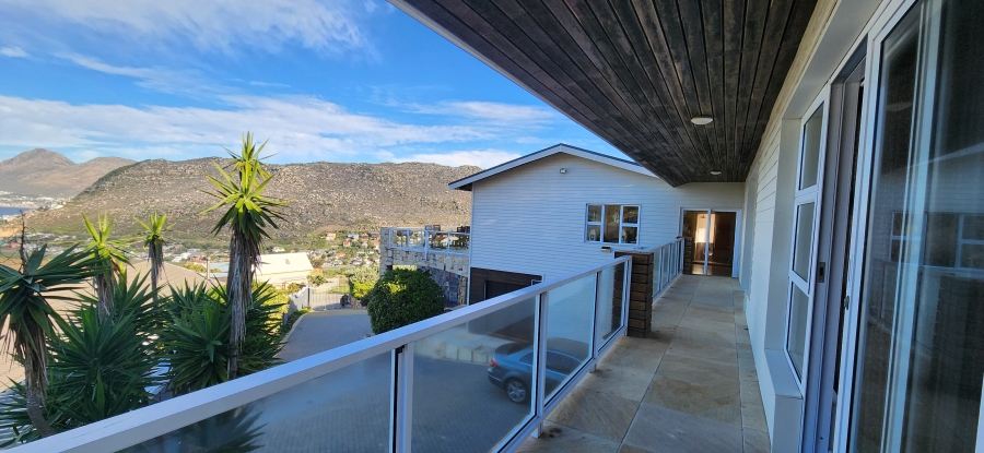 To Let 4 Bedroom Property for Rent in Glencairn Heights Western Cape